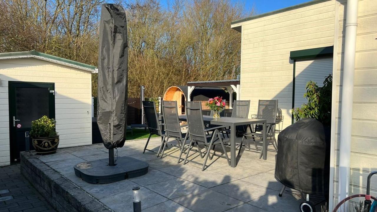 Chalet Buutengeweun, Met Luxe Jacuzzi En Tonsauna Sint Annaland Luaran gambar